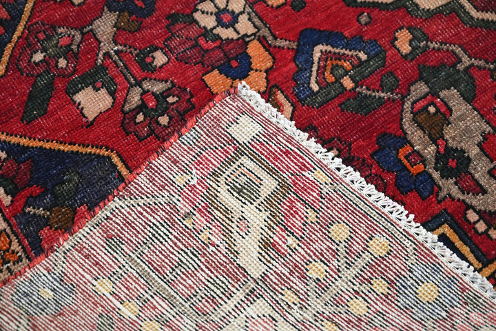 red Medium rug 6' 0" x 9' 3"