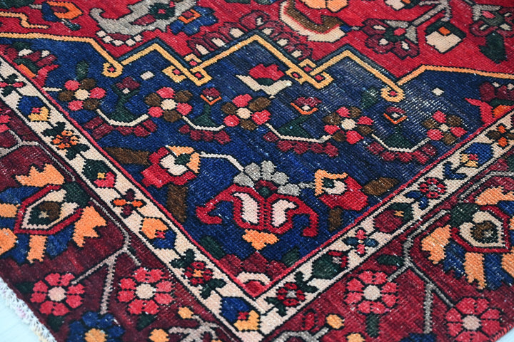 red Medium rug 6' 0" x 9' 3"