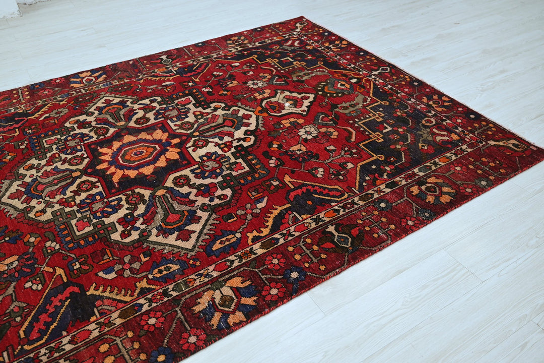red Medium rug 6' 0" x 9' 3"