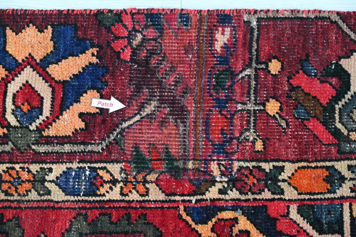 red Medium rug 6' 0" x 9' 3"