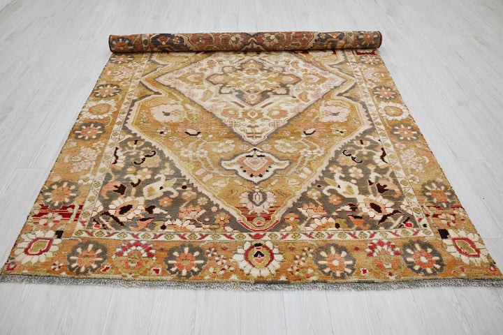 brown Medium rug 6' 0" x 9' 2"