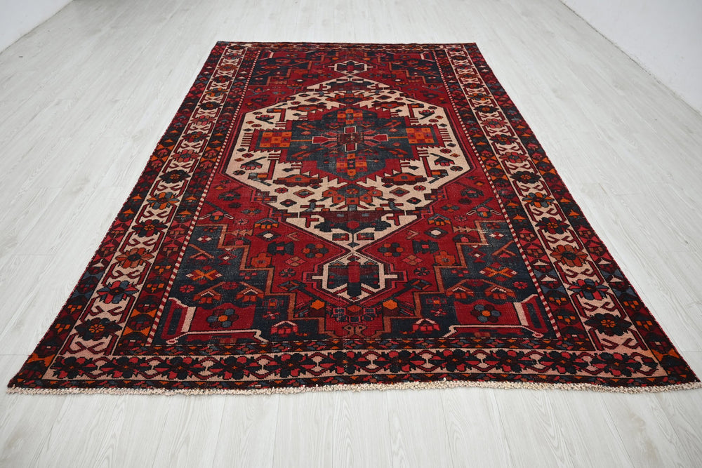 red Medium rug 9' 3" x 6' 3"