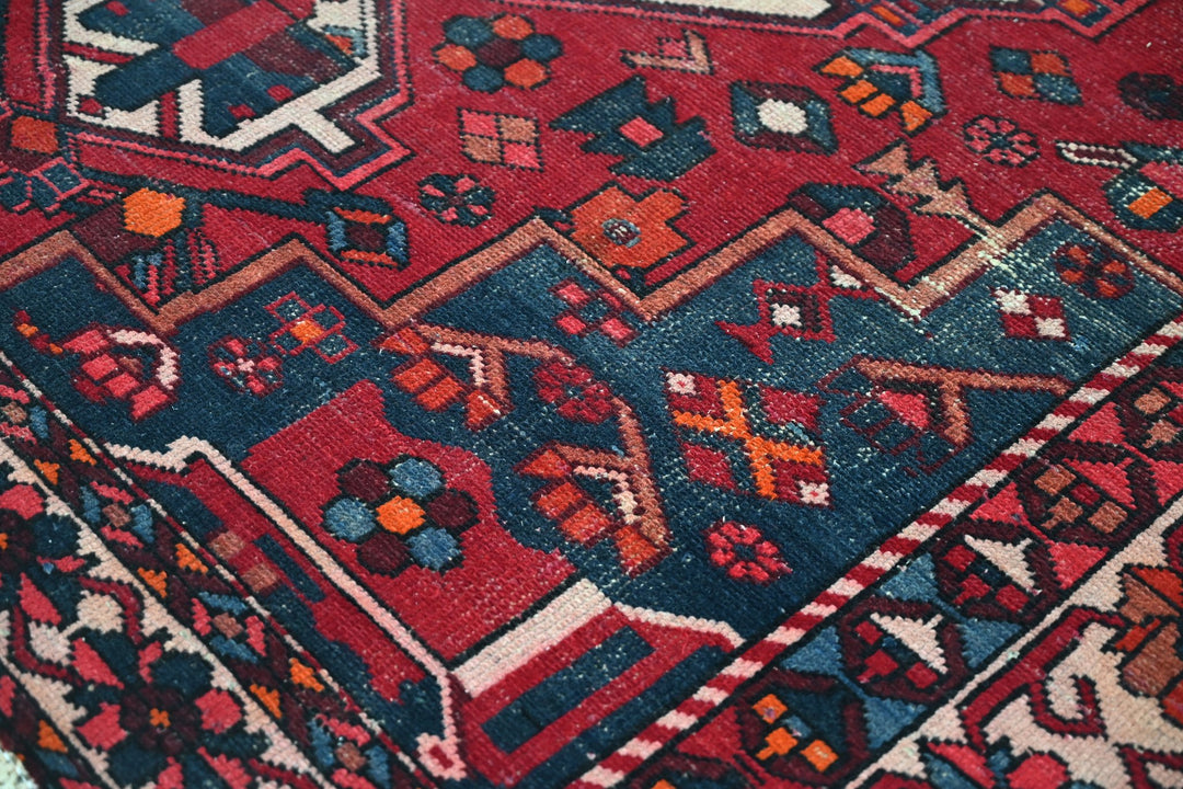 red Medium rug 9' 3" x 6' 3"