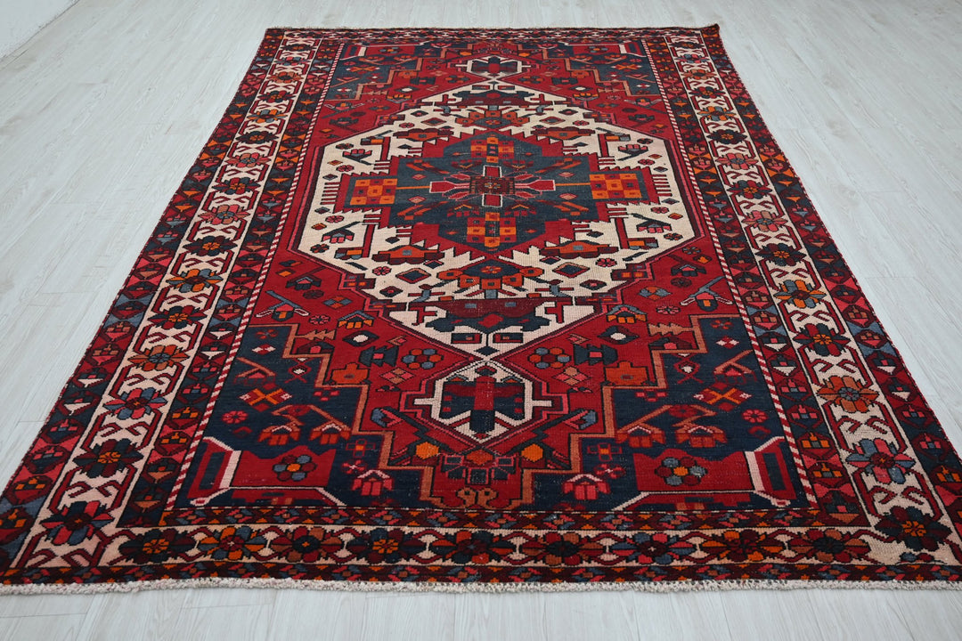 red Medium rug 9' 3" x 6' 3"