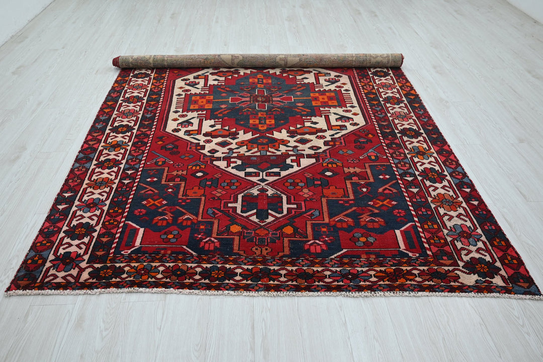 red Medium rug 9' 3" x 6' 3"
