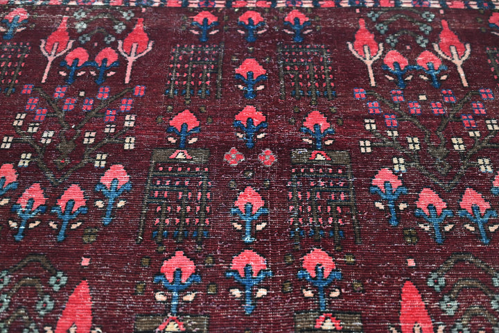 red Large rug 6' 9" x 11' 2"