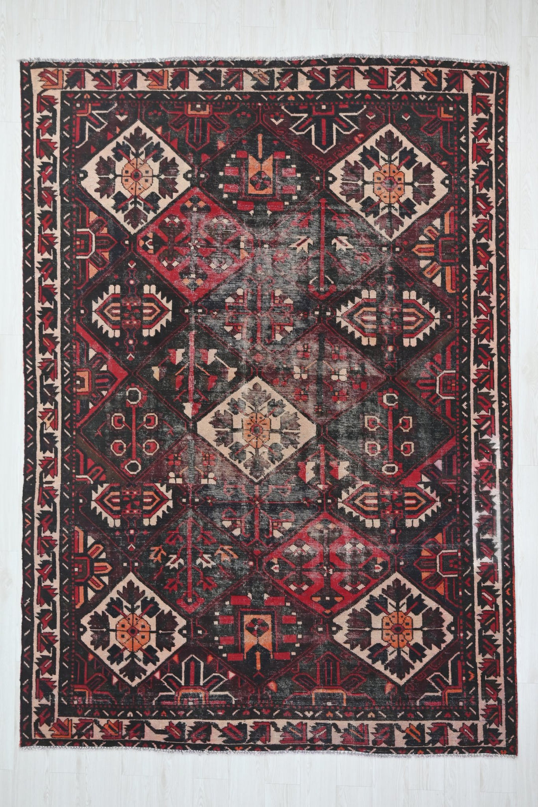 black Large rug 6' 10" x 9' 7"