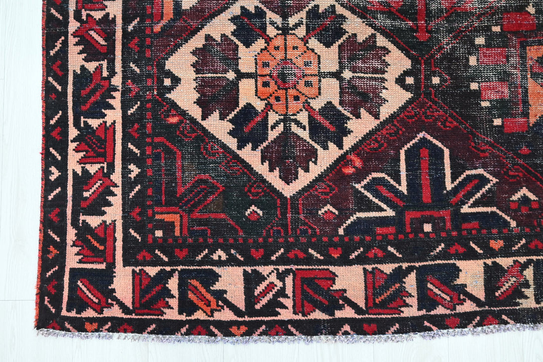 black Large rug 6' 10" x 9' 7"