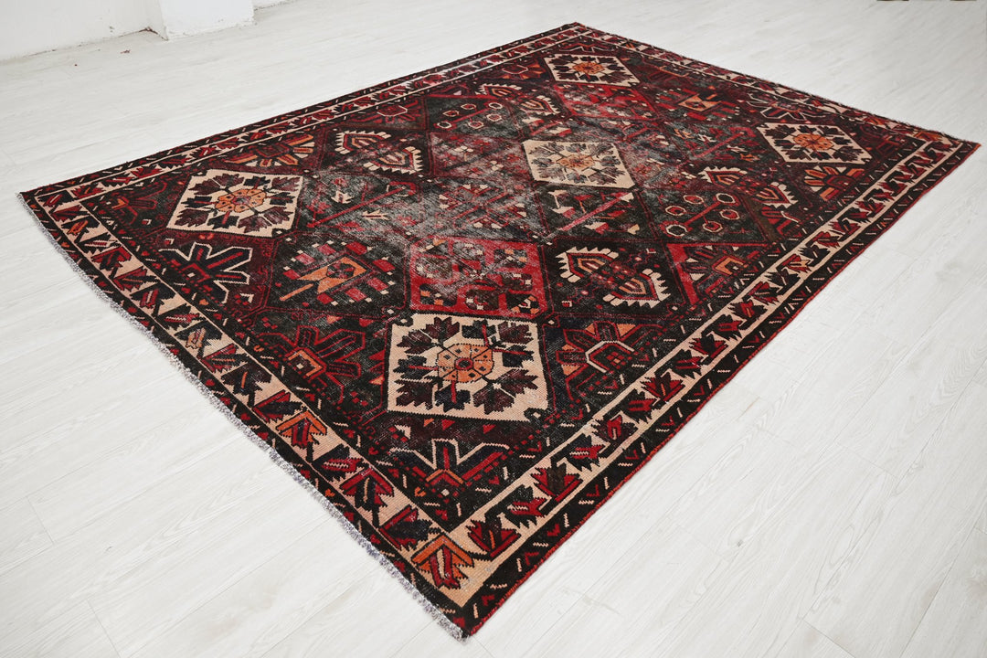 black Large rug 6' 10" x 9' 7"