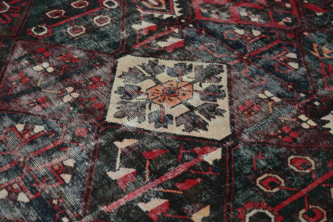 black Large rug 6' 10" x 9' 7"