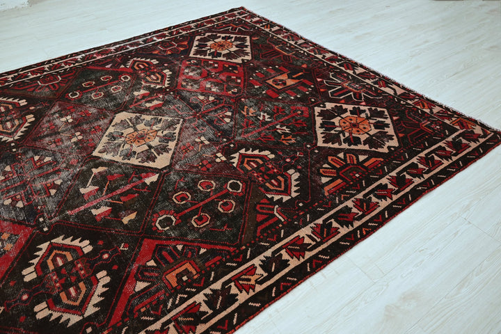 black Large rug 6' 10" x 9' 7"