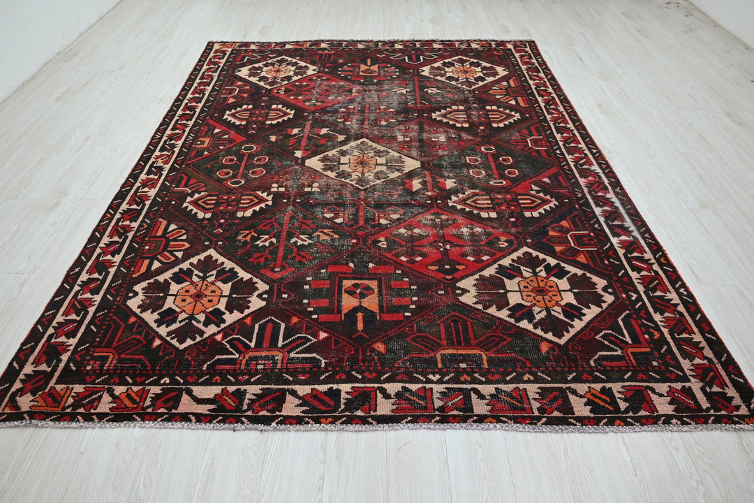 black Large rug 6' 10" x 9' 7"