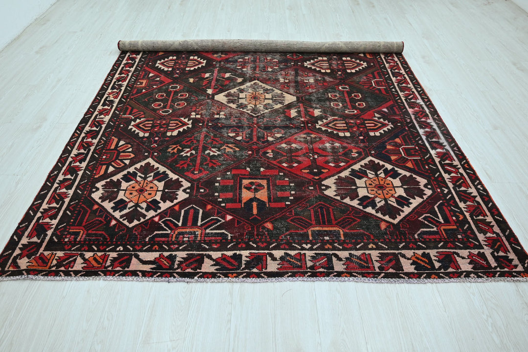 black Large rug 6' 10" x 9' 7"
