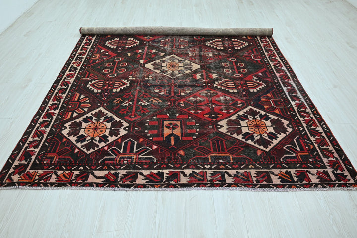 black Large rug 6' 10" x 9' 7"