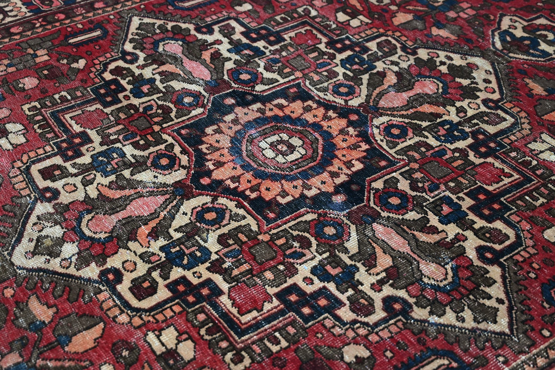 red Large rug 6' 3" x 9' 8"