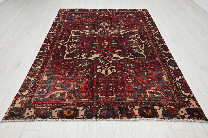 red Medium rug 5' 11" x 9' 0"