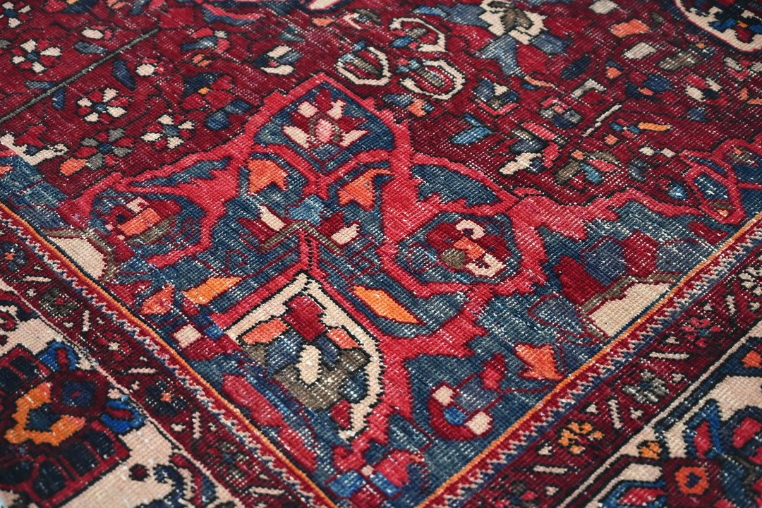 red Medium rug 5' 11" x 9' 0"