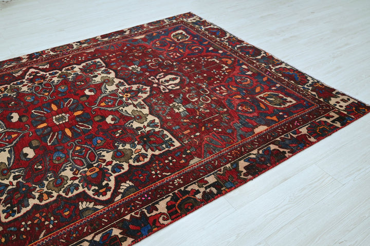 red Medium rug 5' 11" x 9' 0"