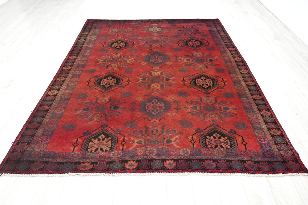 red Medium rug 6' 3" x 8' 9"