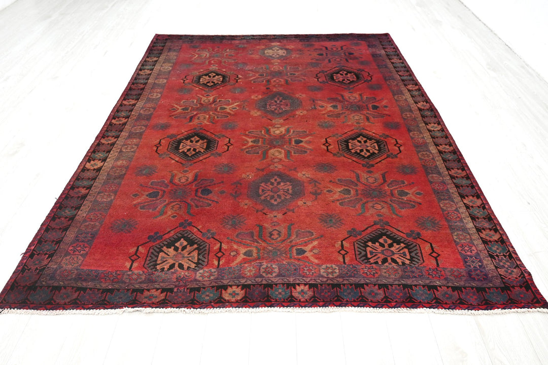 red Medium rug 6' 3" x 8' 9"