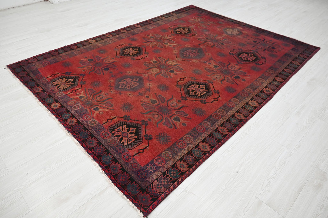 red Medium rug 6' 3" x 8' 9"