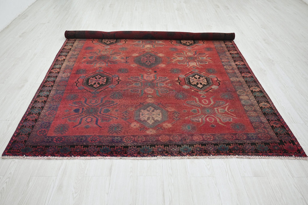red Medium rug 6' 3" x 8' 9"