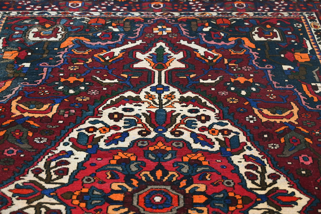 red Large rug 6' 8" x 9' 8"