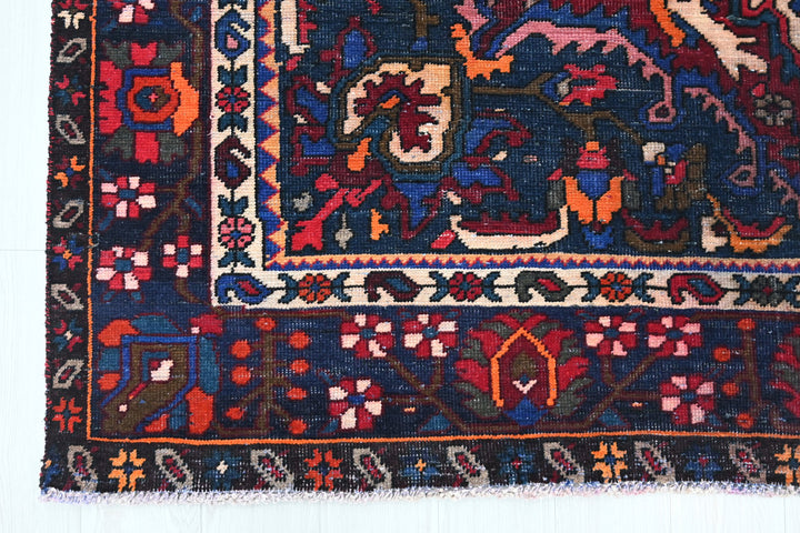 red Large rug 6' 8" x 9' 8"