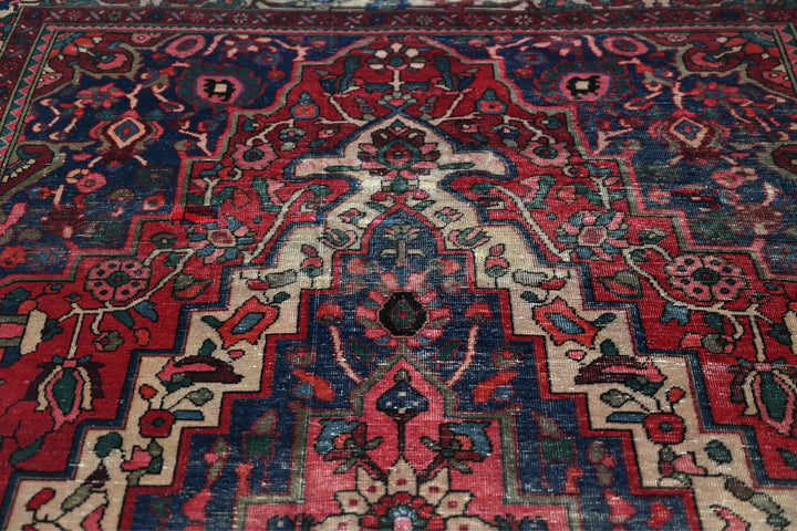 red Large rug 6' 9" x 9' 11"