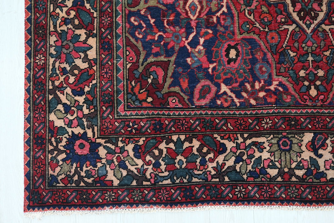 red Large rug 6' 9" x 9' 11"