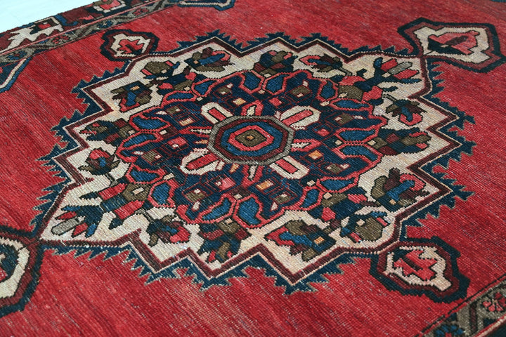 red Medium rug 5' 10" x 9' 1"