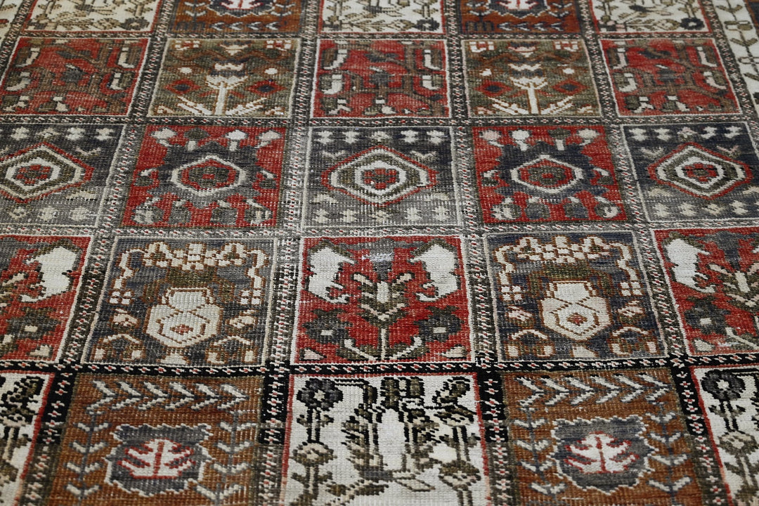 gray Large rug 6' 7" x 10' 0"