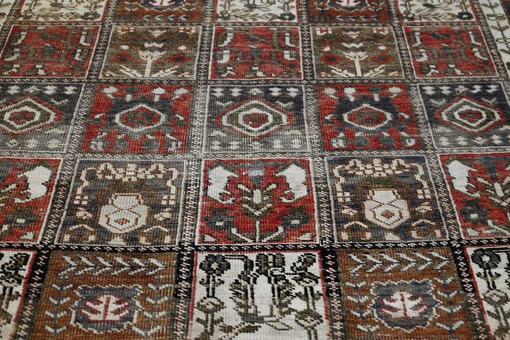 gray Large rug 6' 7" x 10' 0"