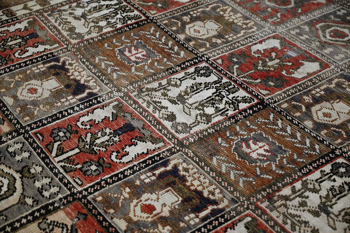 gray Large rug 6' 7" x 10' 0"