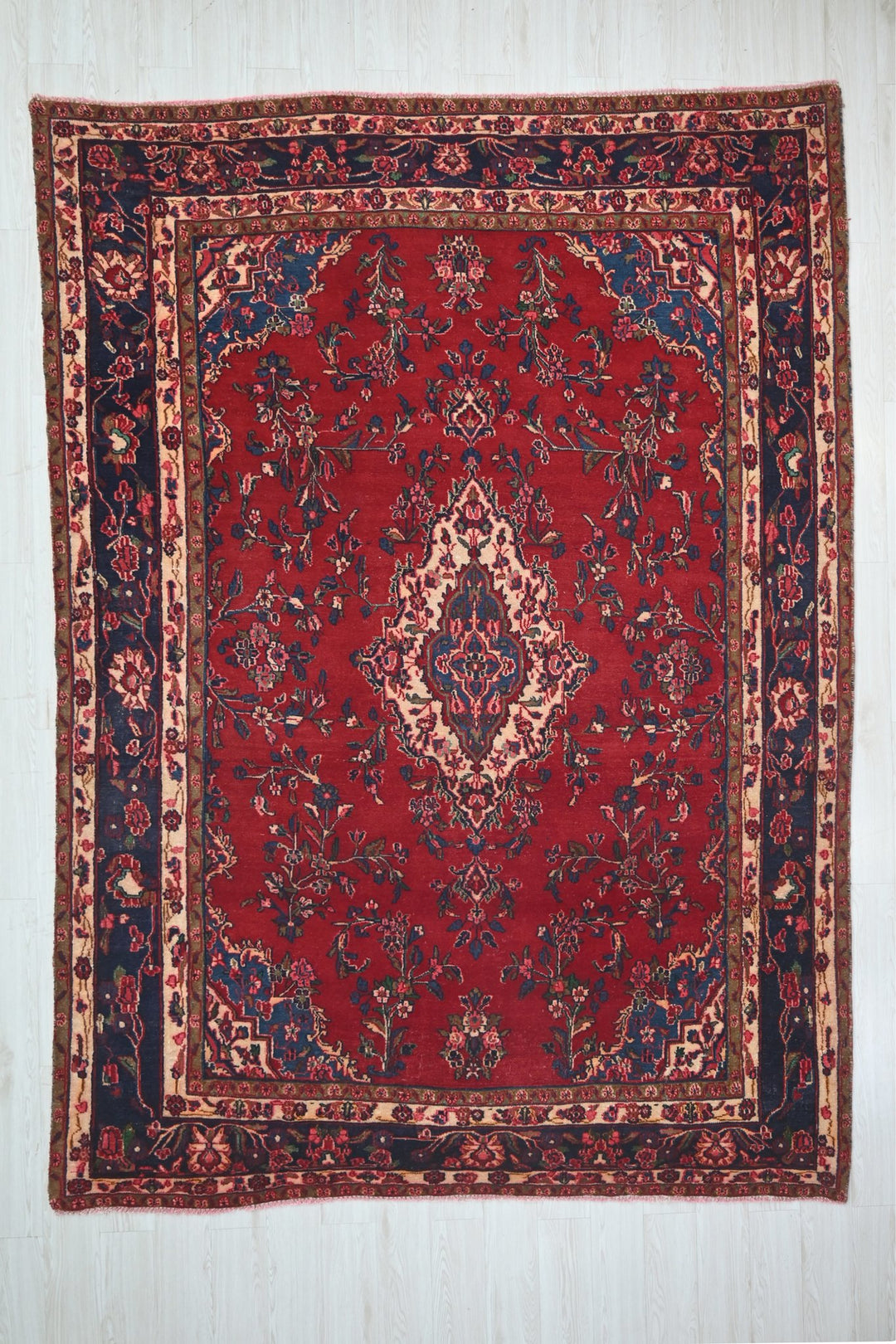 red Large rug 7' 5" x 10' 1"