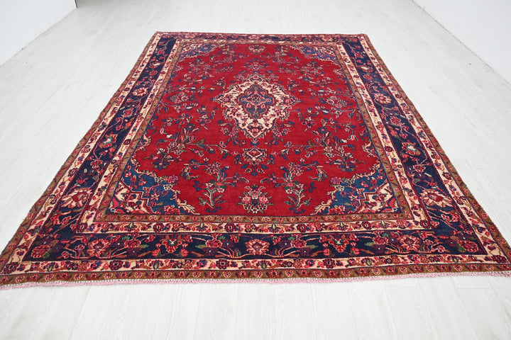 red Large rug 7' 5" x 10' 1"
