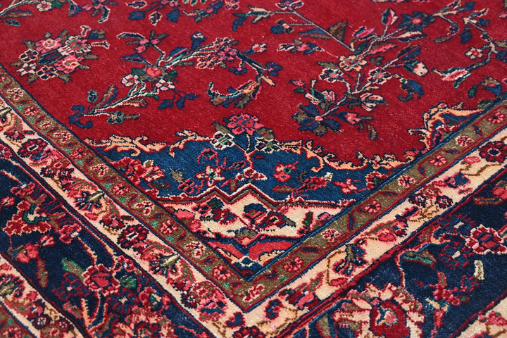 red Large rug 7' 5" x 10' 1"