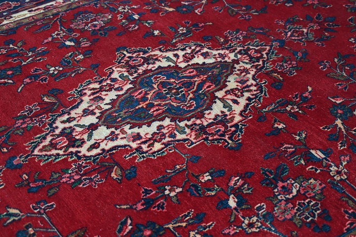 red Large rug 7' 5" x 10' 1"