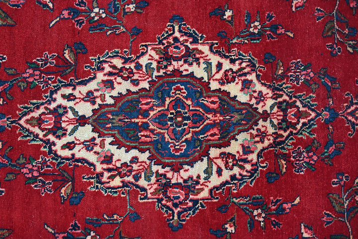 red Large rug 7' 5" x 10' 1"