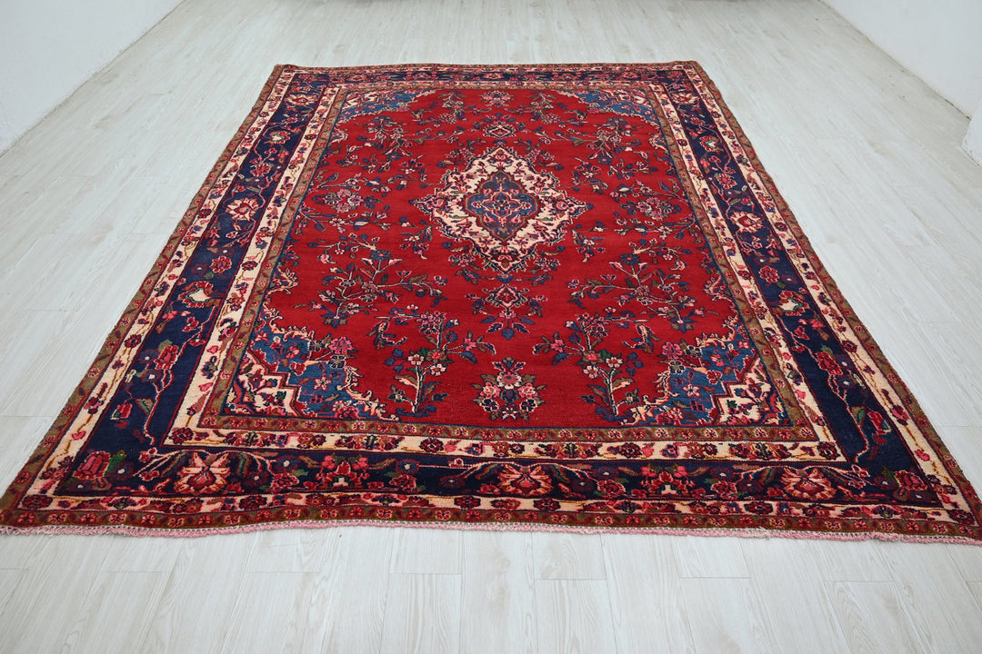 red Large rug 7' 5" x 10' 1"