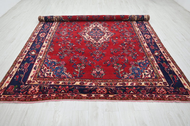 red Large rug 7' 5" x 10' 1"