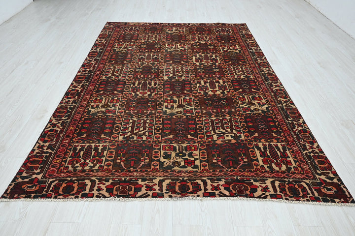 Medium rug 6' 1" x 9' 4"