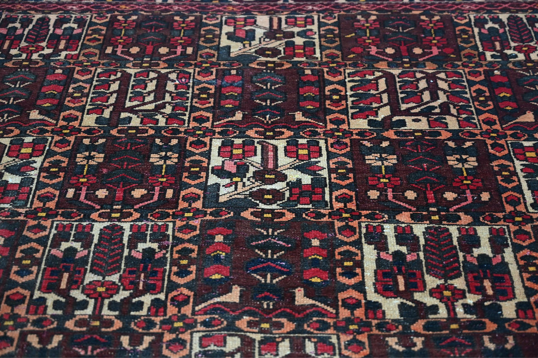 Medium rug 6' 1" x 9' 4"