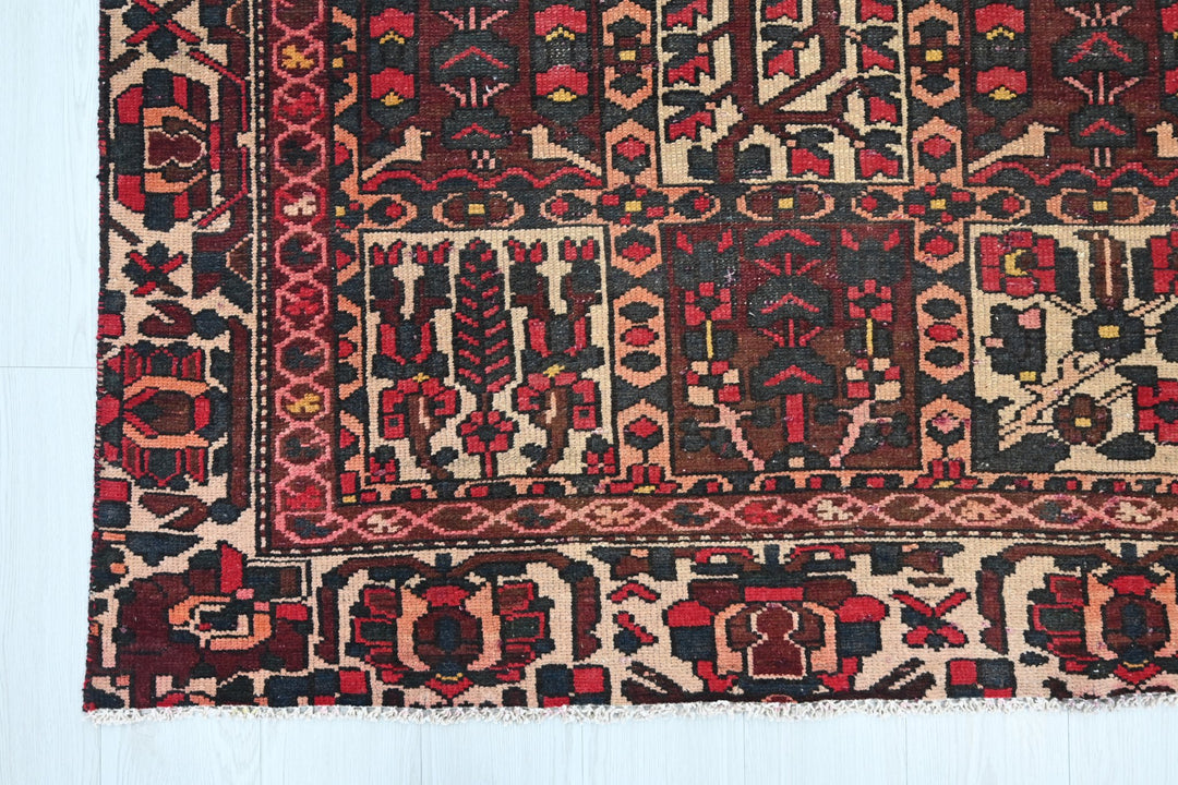Medium rug 6' 1" x 9' 4"