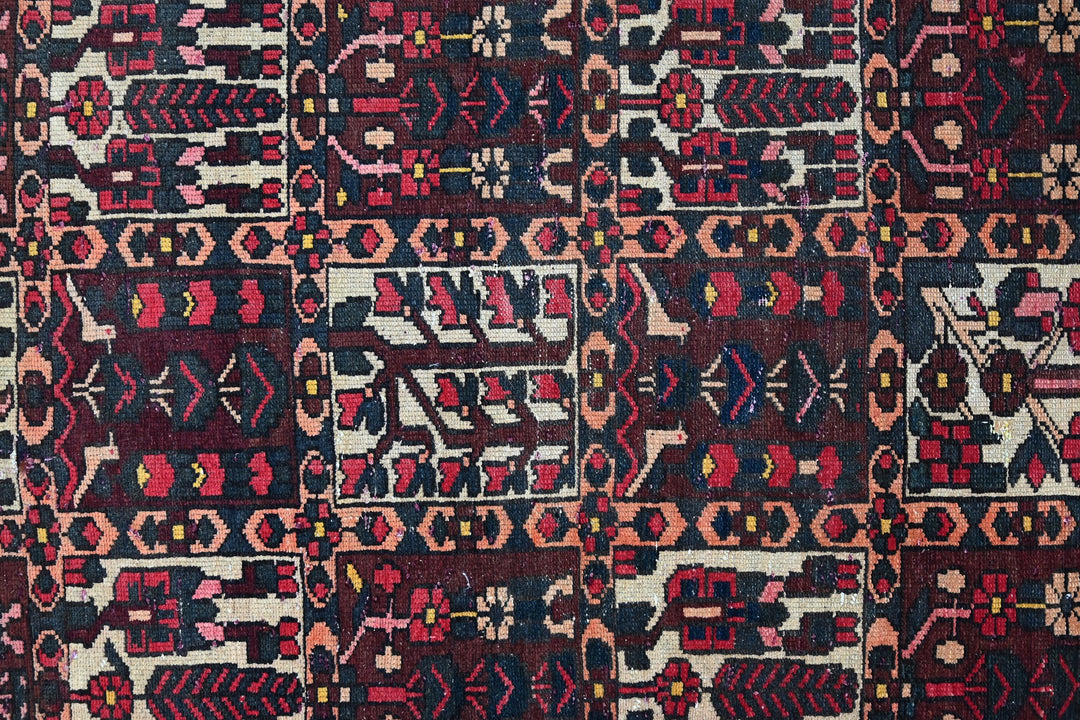 Medium rug 6' 1" x 9' 4"