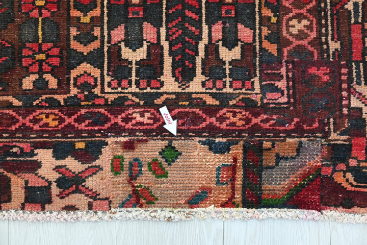 Medium rug 6' 1" x 9' 4"