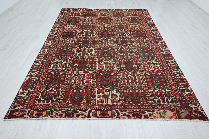 Medium rug 6' 1" x 9' 4"