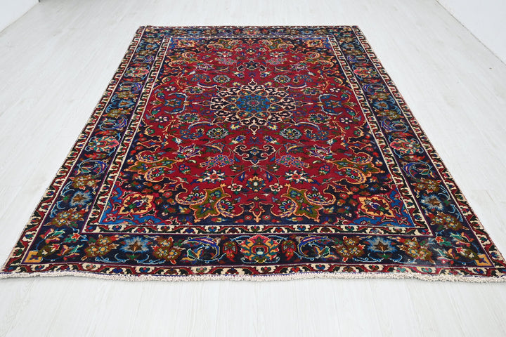 Large rug 6' 11" x 9' 6"
