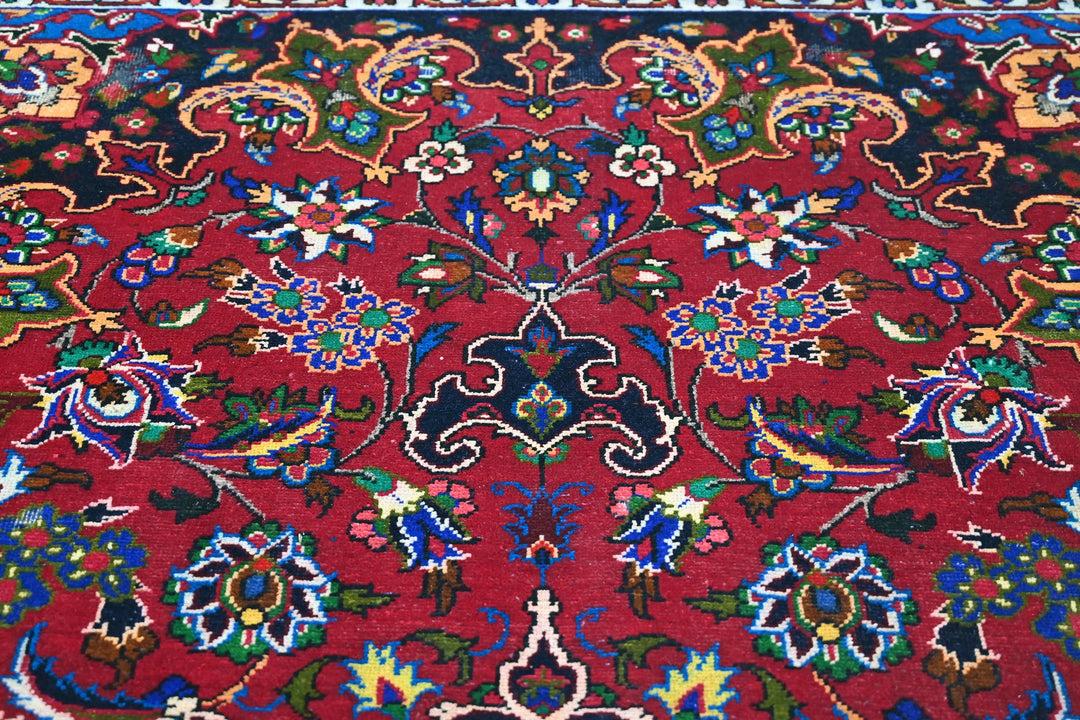Large rug 6' 11" x 9' 6"