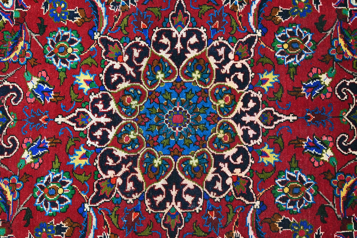 Large rug 6' 11" x 9' 6"